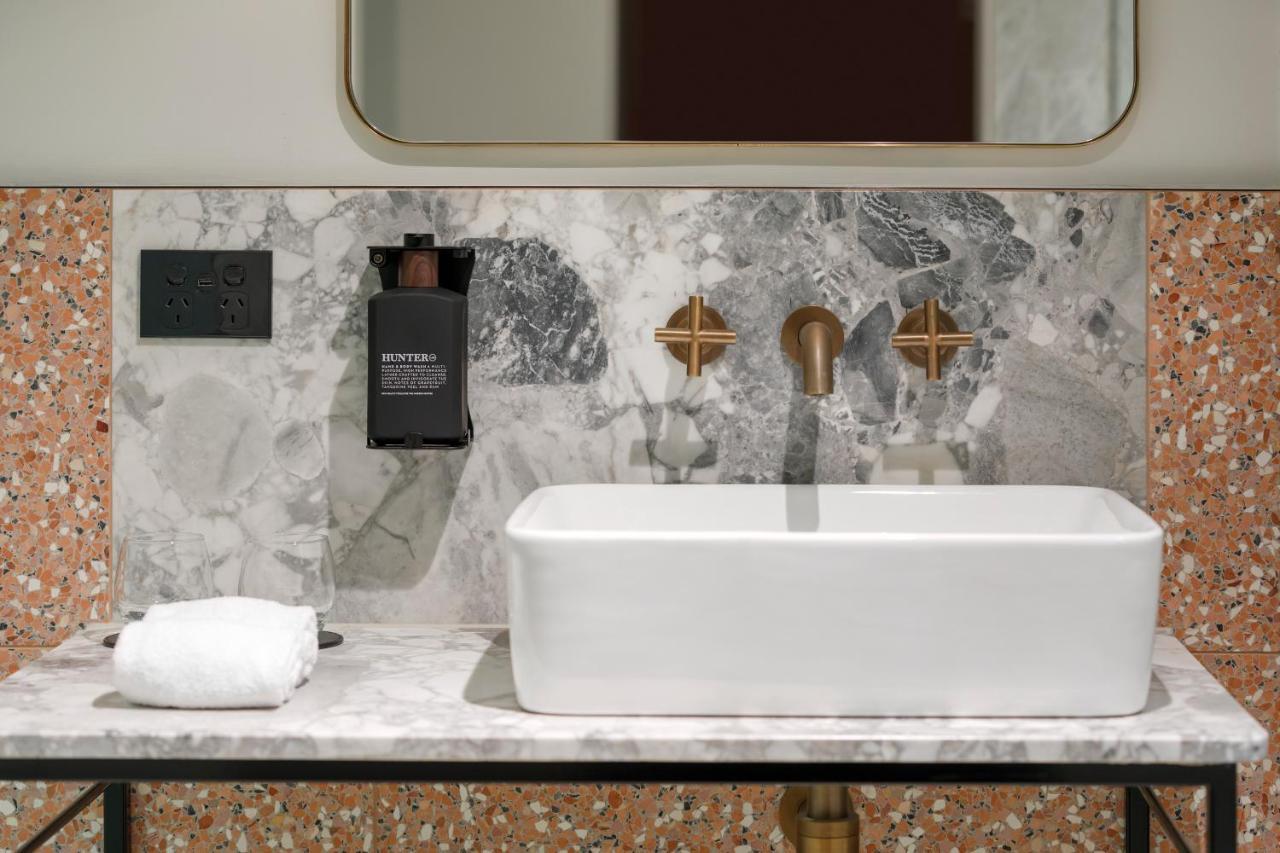 מלון סידני 202 Elizabeth מראה חיצוני תמונה Bathroom at The Standard East Village