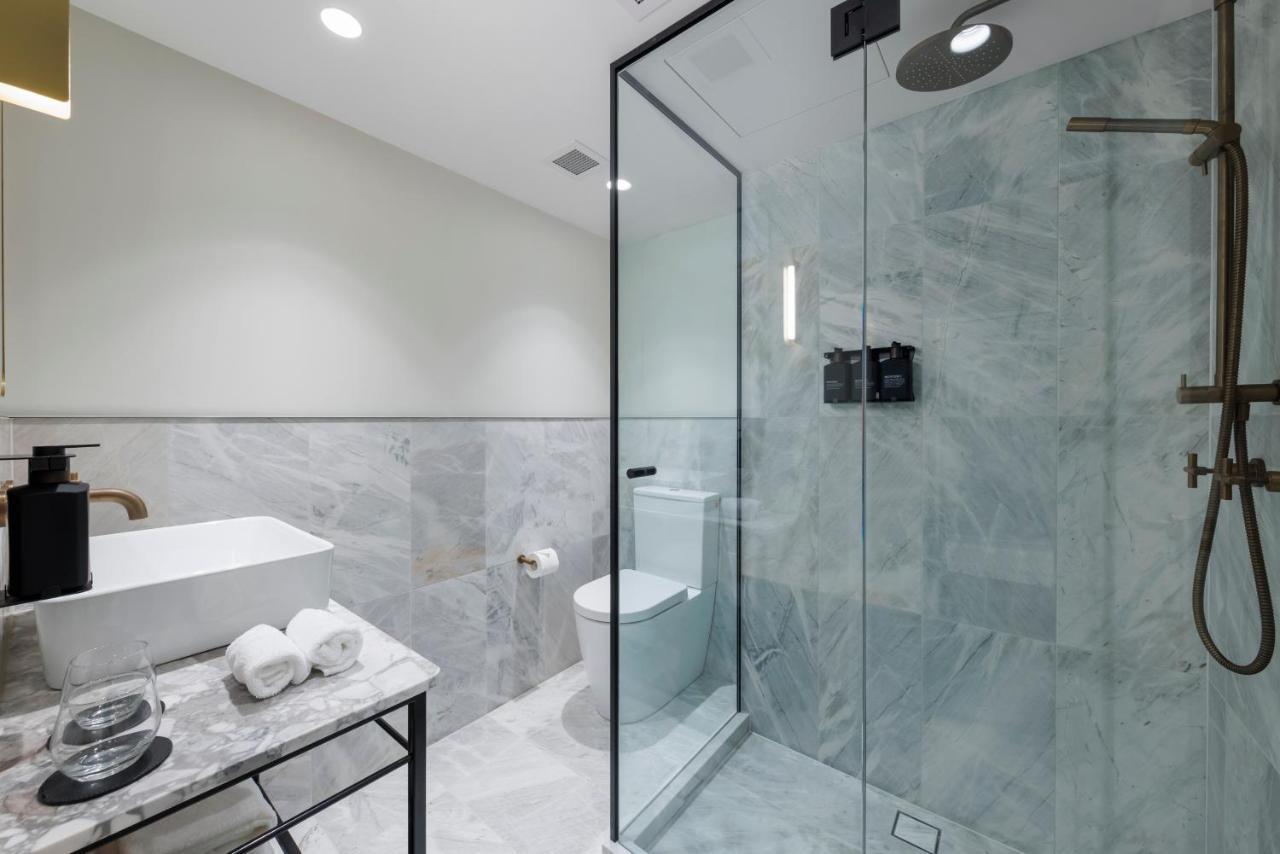 מלון סידני 202 Elizabeth מראה חיצוני תמונה A shower enclosure